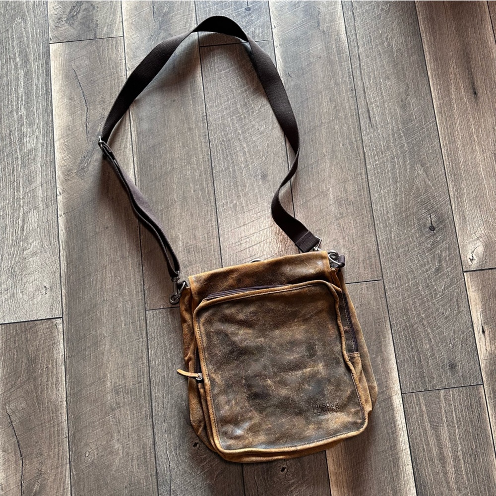 Wilson’s Leather Crossbody/Backpack